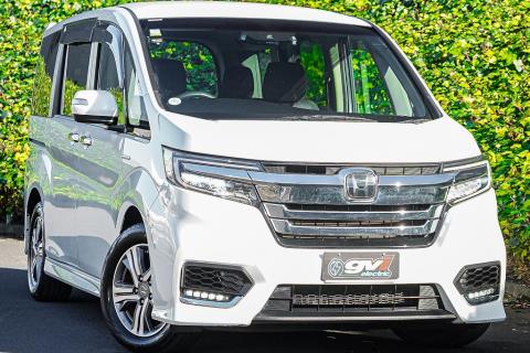 2017 Honda Step Wagon - Thumbnail