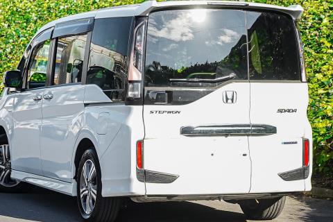2017 Honda Step Wagon - Thumbnail