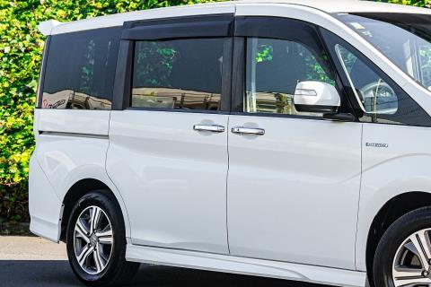 2017 Honda Step Wagon - Thumbnail