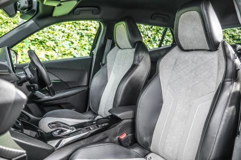 2021 Peugeot e-2008 GT Electric - Thumbnail