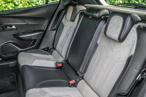 2021 Peugeot e-2008 GT Electric - Thumbnail