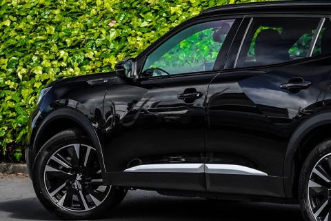 2021 Peugeot e-2008 GT Electric - Thumbnail