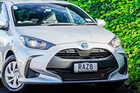 2020 Toyota Yaris Hybrid - Thumbnail