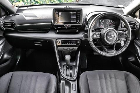 2020 Toyota Yaris Hybrid - Thumbnail