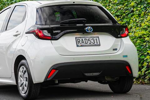 2020 Toyota Yaris Hybrid - Thumbnail