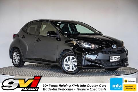 2020 Toyota Yaris Hybrid / Vitz