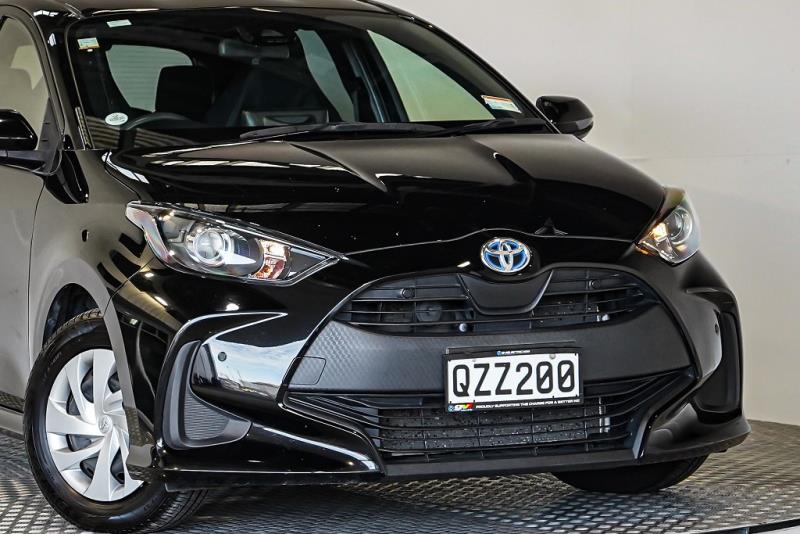 2020 Toyota Yaris Hybrid / Vitz