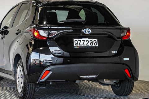 2020 Toyota Yaris Hybrid / Vitz - Thumbnail