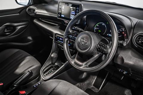 2020 Toyota Yaris Hybrid / Vitz - Thumbnail