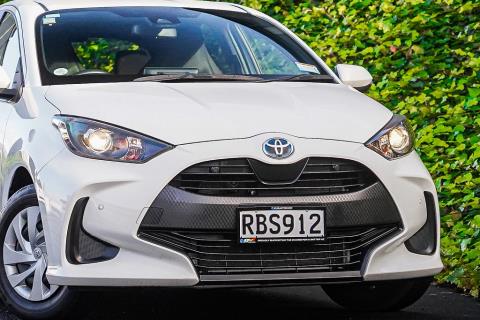 2020 Toyota Yaris Hybrid - Thumbnail