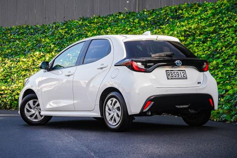 2020 Toyota Yaris Hybrid - Thumbnail