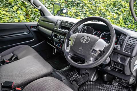 2020 Toyota Hiace ZL 5 Door - Thumbnail