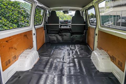 2020 Toyota Hiace ZL 5 Door - Thumbnail