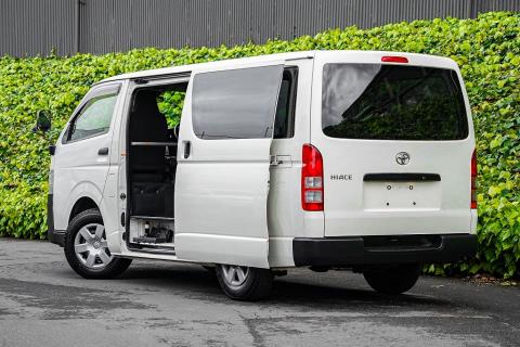 2020 Toyota Hiace ZL 5 Door - Thumbnail