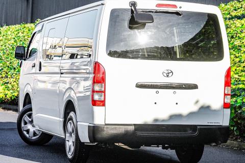 2020 Toyota Hiace ZL 5 Door - Thumbnail