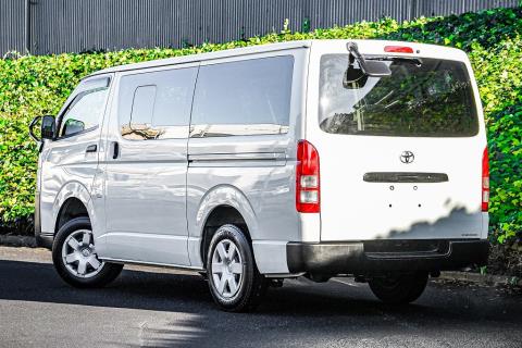 2020 Toyota Hiace ZL 5 Door - Thumbnail