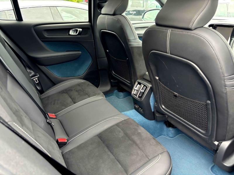 2022 Volvo eC40 Recharge Ultimate R8