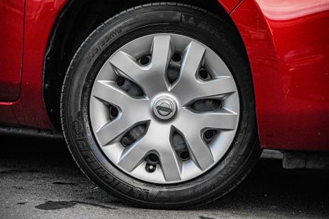 2015 Nissan Leaf Gen 2 70% SOH - Thumbnail