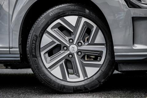 2022 Hyundai Kona EV 64kWh - Thumbnail