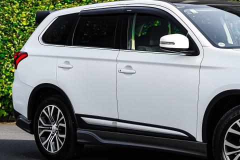 2016 Mitsubishi Outlander 24G 4WD - Thumbnail