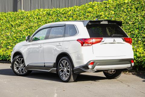 2016 Mitsubishi Outlander 24G 4WD - Thumbnail
