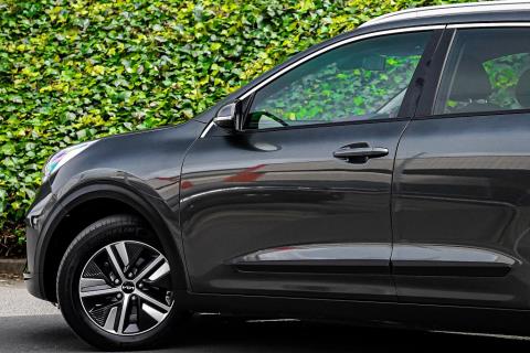 2022 Kia Niro LX Hybrid - Thumbnail