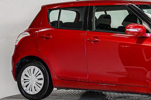2014 Suzuki Swift - Thumbnail