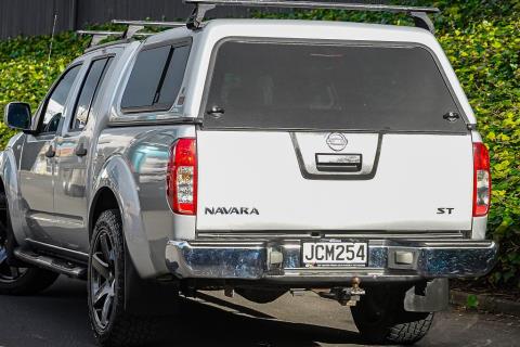 2015 Nissan Navara ST 4WD - Thumbnail