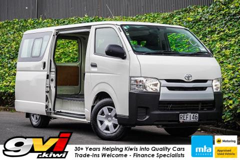 2017 Toyota Hiace ZL 5 Door - Thumbnail