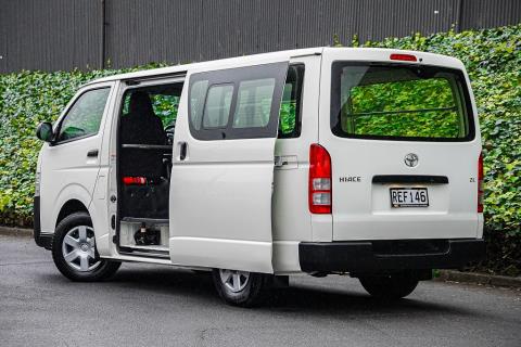 2017 Toyota Hiace ZL 5 Door - Thumbnail