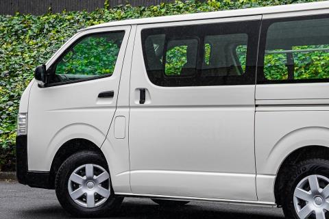 2017 Toyota Hiace ZL 5 Door - Thumbnail