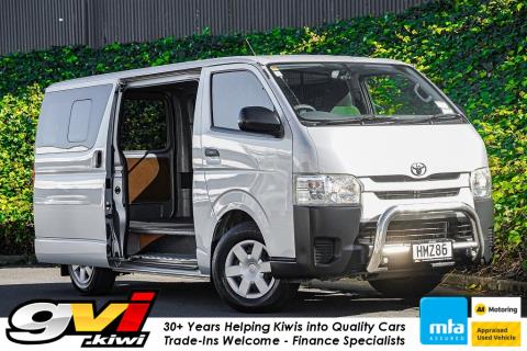 2014 Toyota Hiace ZL 5 Door - Thumbnail