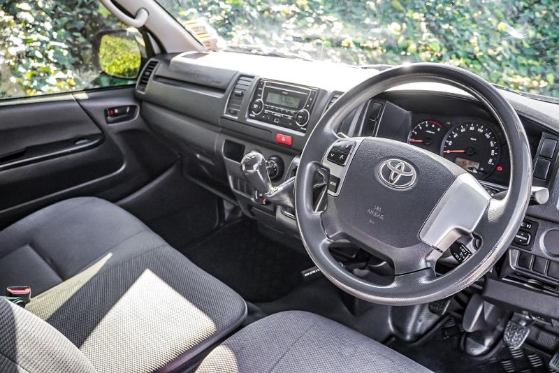 2014 Toyota Hiace ZL 5 Door