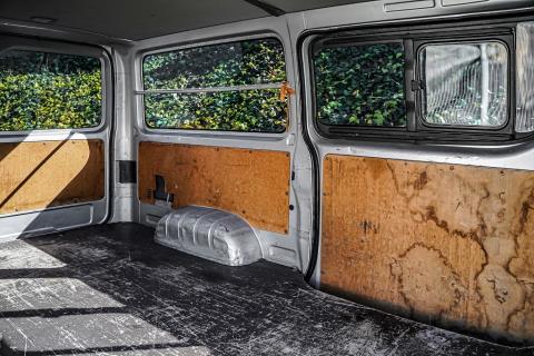 2014 Toyota Hiace ZL 5 Door - Thumbnail