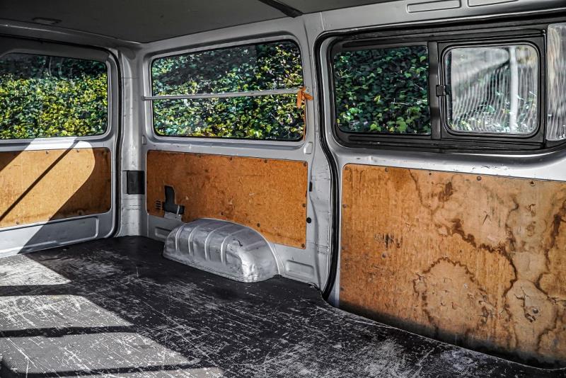 2014 Toyota Hiace ZL 5 Door