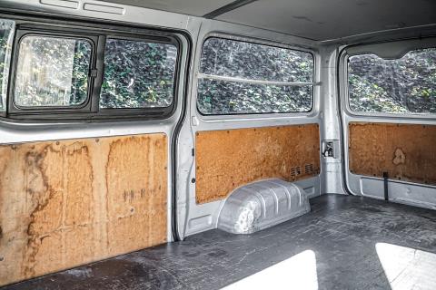 2014 Toyota Hiace ZL 5 Door - Thumbnail