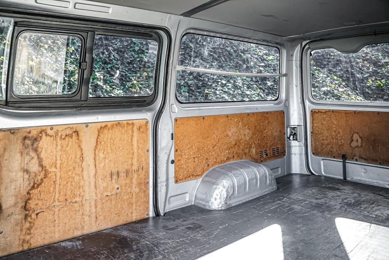 2014 Toyota Hiace ZL 5 Door