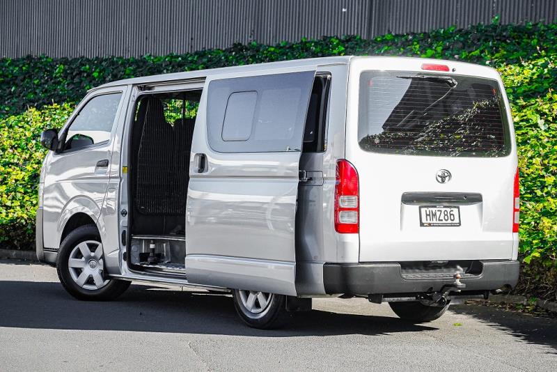 2014 Toyota Hiace ZL 5 Door