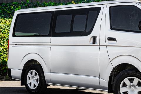 2014 Toyota Hiace ZL 5 Door - Thumbnail