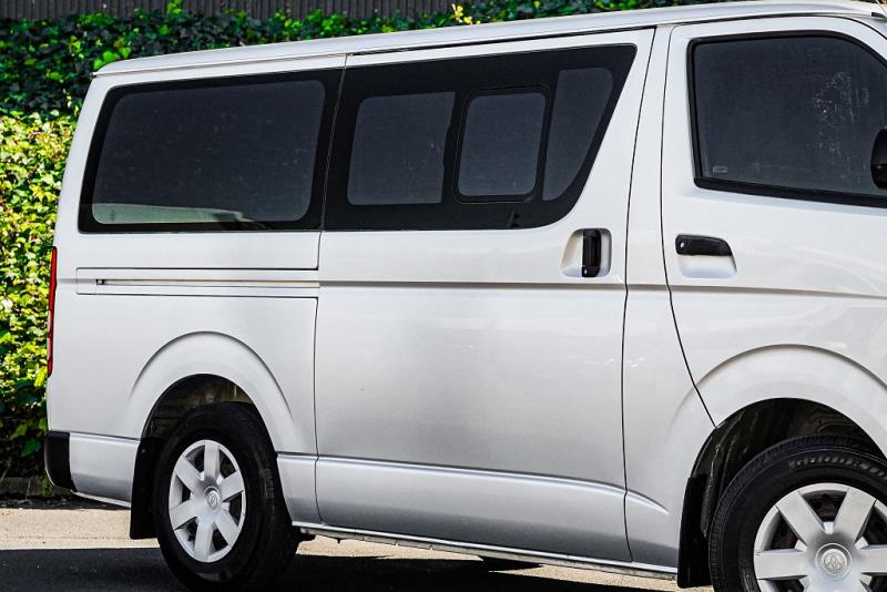 2014 Toyota Hiace ZL 5 Door