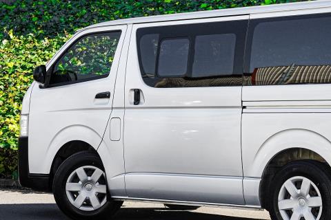 2014 Toyota Hiace ZL 5 Door - Thumbnail