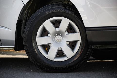 2014 Toyota Hiace ZL 5 Door - Thumbnail