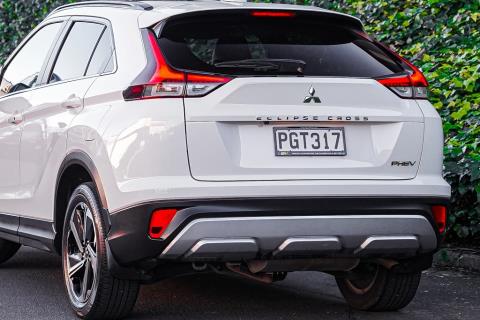 2022 Mitsubishi Eclipse Cross XLS PHEV - Thumbnail