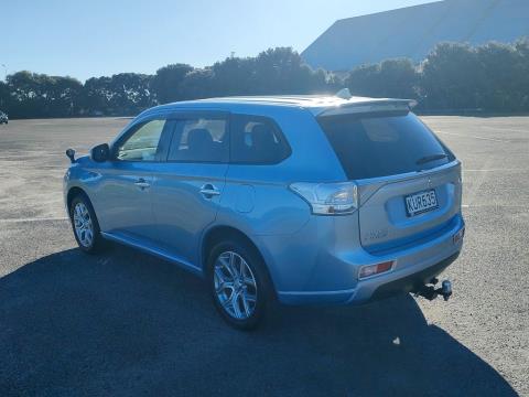 2013 Mitsubishi Outlander PHEV 4WD - Thumbnail