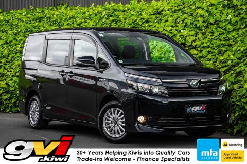 2017 Toyota Voxy Hybrid / Noah