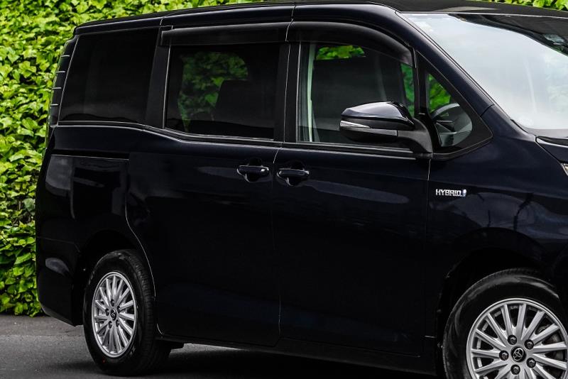 2017 Toyota Voxy Hybrid / Noah