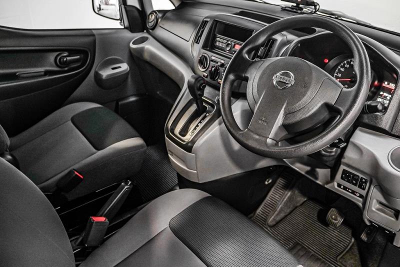 2020 Nissan NV200 6 Seater