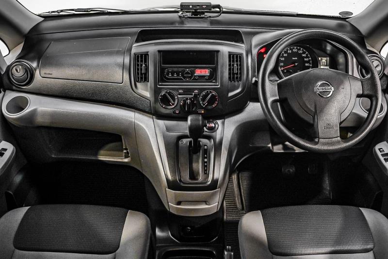 2020 Nissan NV200 6 Seater