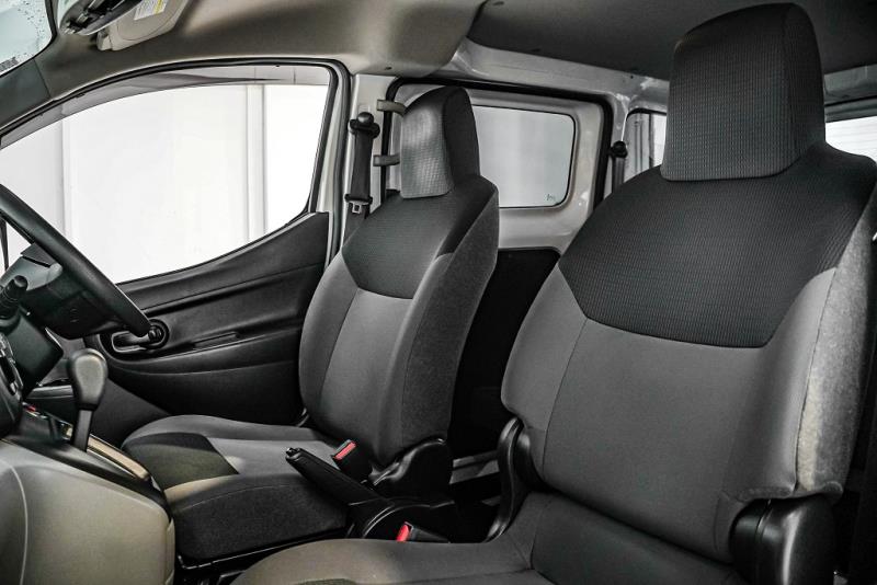 2020 Nissan NV200 6 Seater