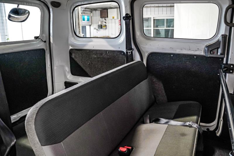2020 Nissan NV200 6 Seater